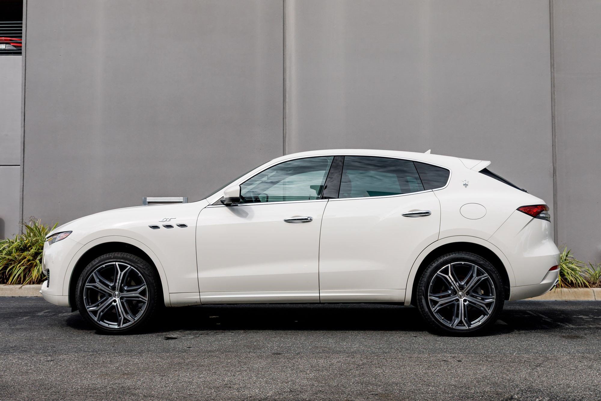 Used 2023 Maserati Levante GT AWD/4WD image 2