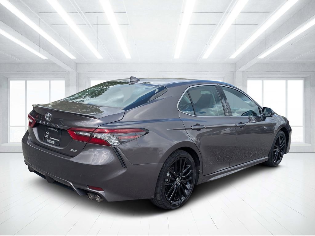Used 2023 Toyota Camry XSE FWD image 3
