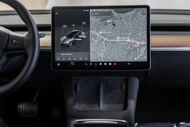 Used 2023 Tesla Model 3 Standard Range image 17