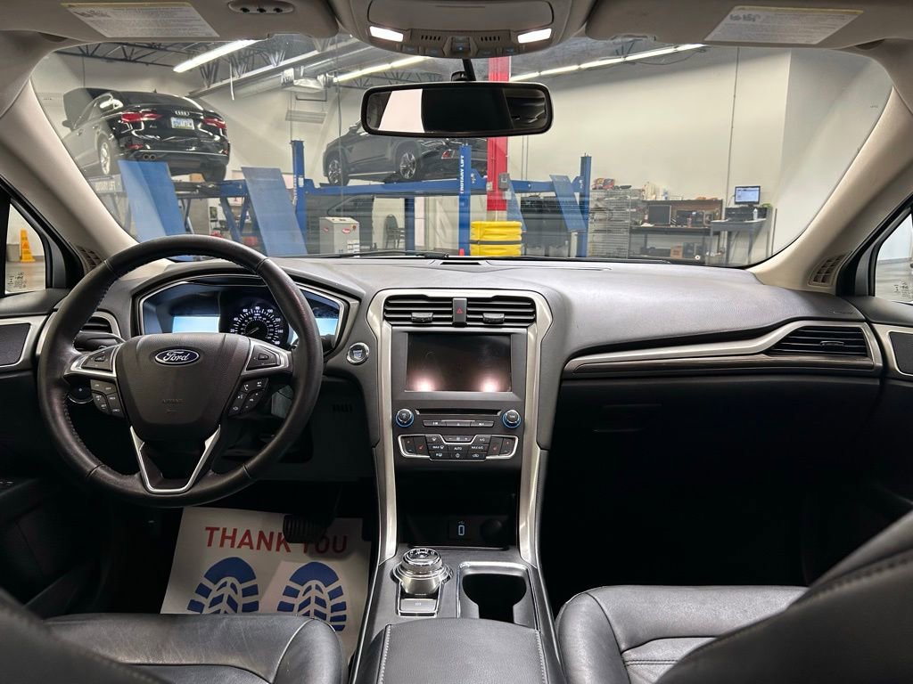 Used 2018 Ford Fusion SE w/ Fusion SE Technology Package image 17