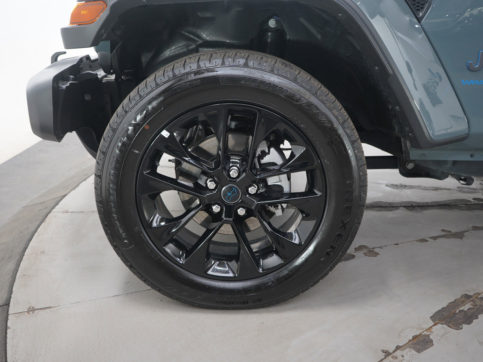 Used 2025 Jeep Wrangler Unlimited Sahara w/ Safety Group image 24