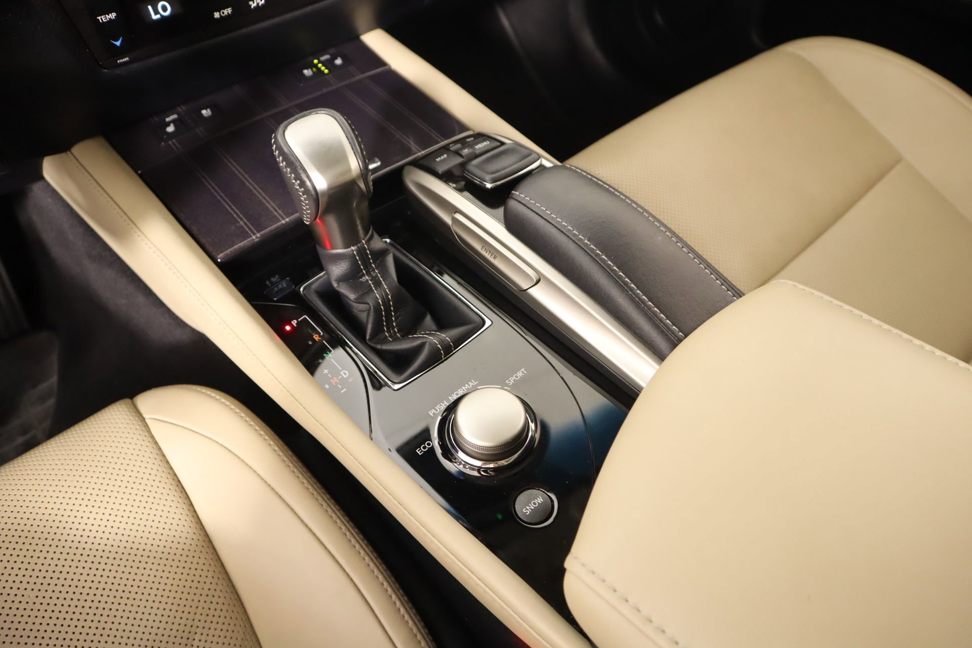 Used 2017 Lexus GS 350 AWD w/ Premium Package image 9