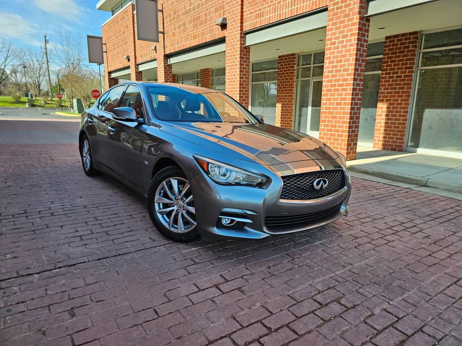 Used 2016 INFINITI Q50 Premium w/ 2.0T Premium Plus Package AWD/4WD image 1