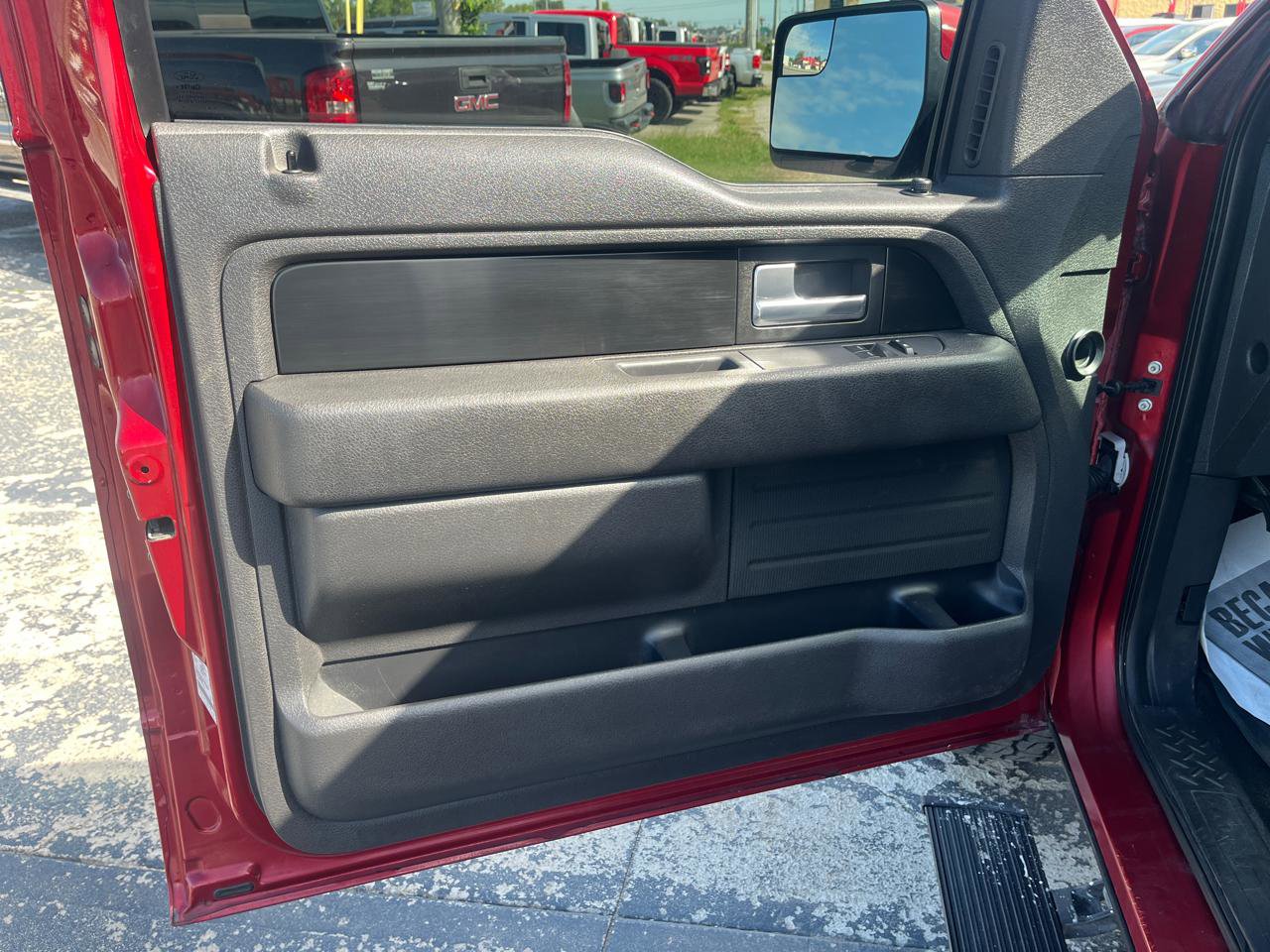 Used 2014 Ford F150 FX4 w/ FX Appearance Package AWD/4WD image 9