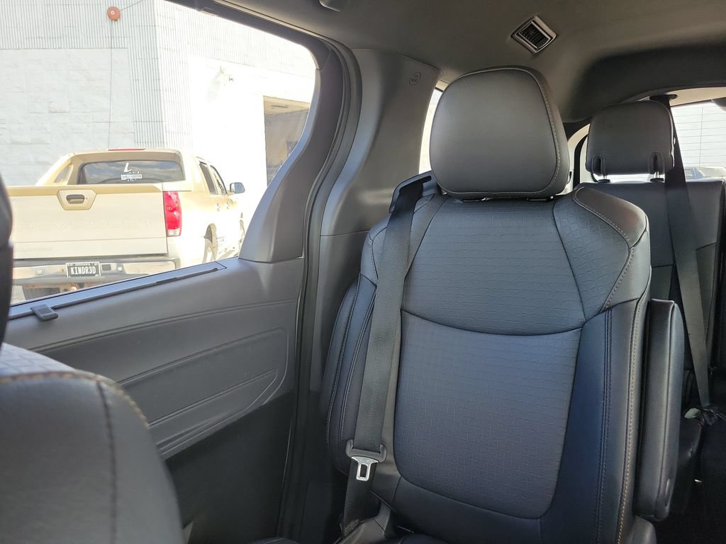 Used 2023 Toyota Sienna XLE Woodland Edition AWD/4WD image 6