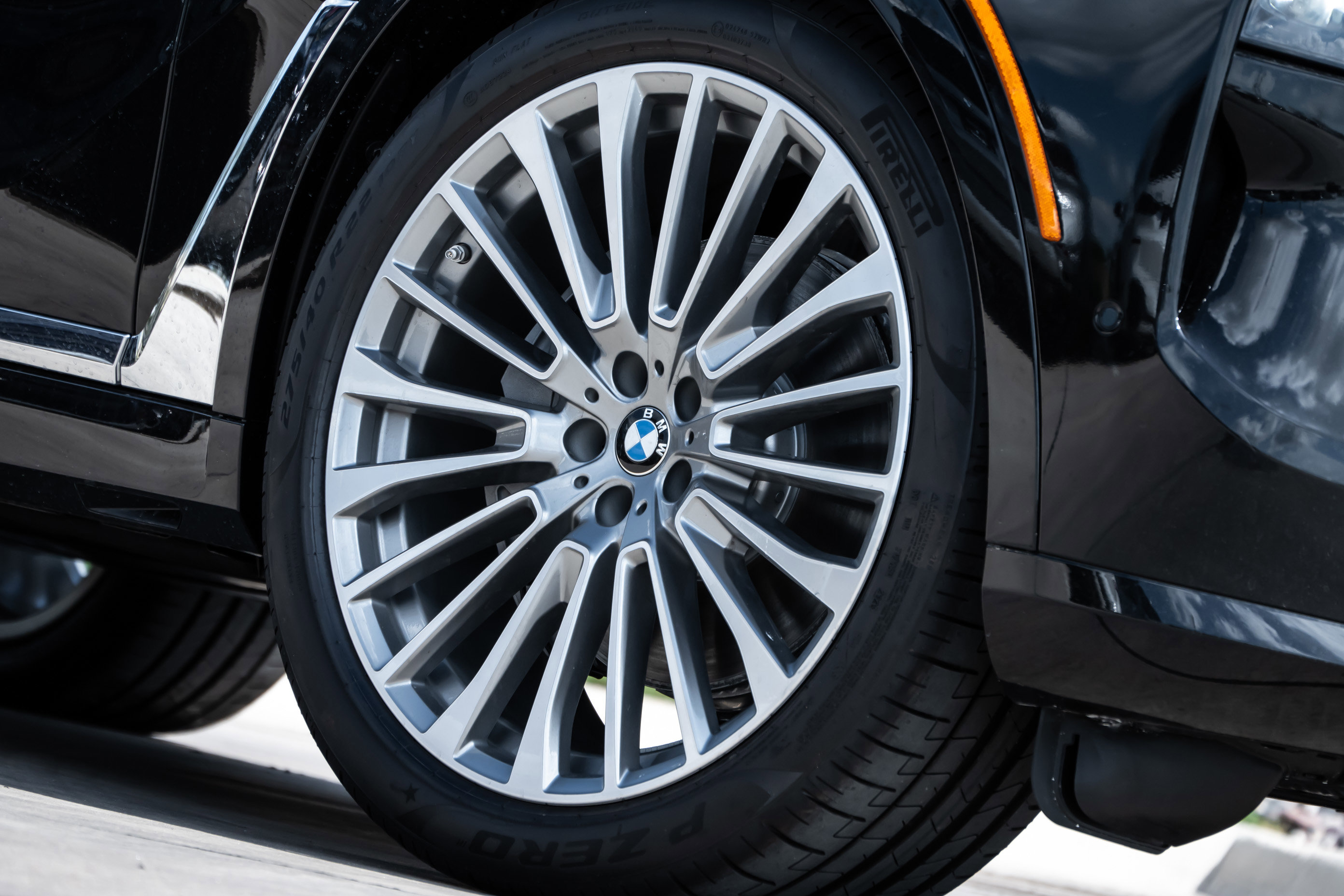 New 2026 BMW X7 xDrive40i w/ Premium Package image 9