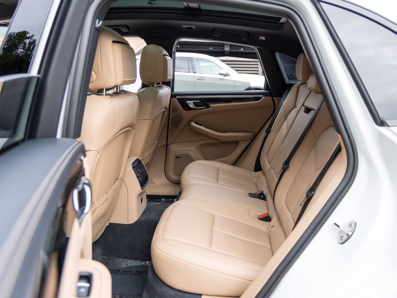 Used 2024 Porsche Macan AWD/4WD image 51
