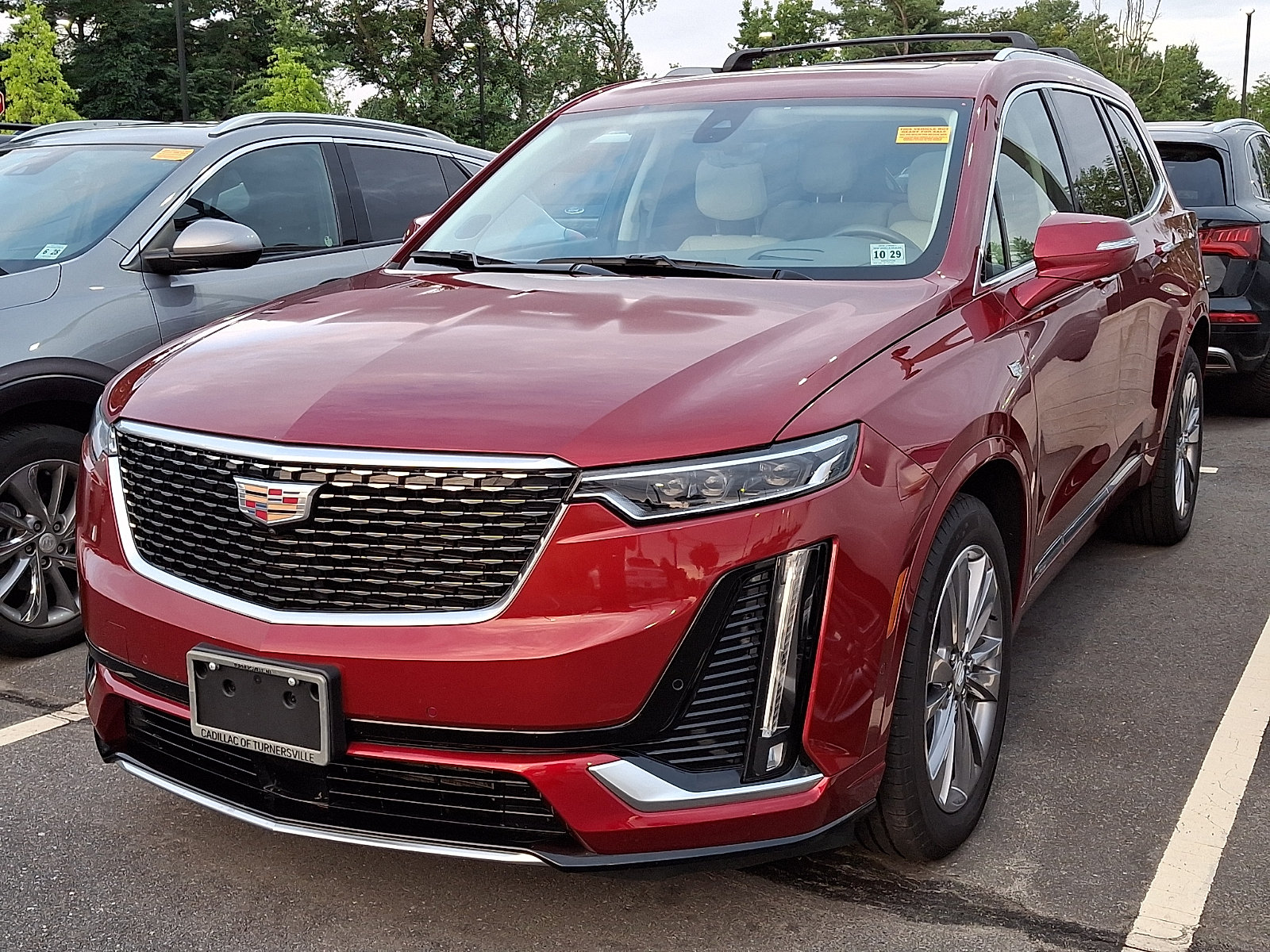 Used 2025 Cadillac XT6 Premium Luxury w/ Technology Package AWD/4WD image 5