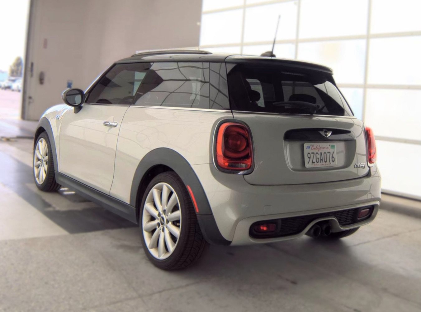 Used 2017 MINI Cooper S FWD image 6