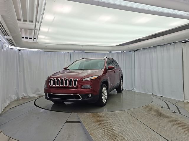 Used 2017 Jeep Cherokee Limited image 2