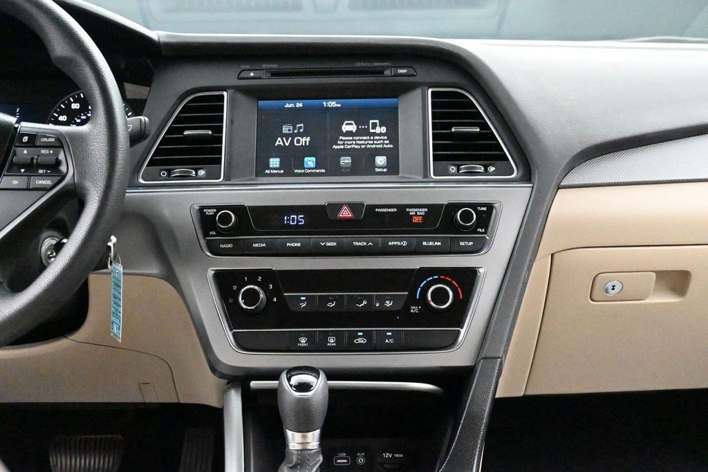 Used 2017 Hyundai Sonata SE FWD image 13