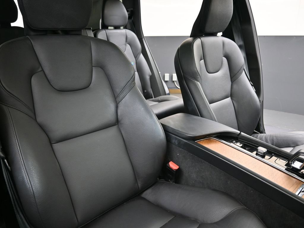 Certified 2024 Volvo XC90 B6 Plus w/ Protection Package Premier image 13