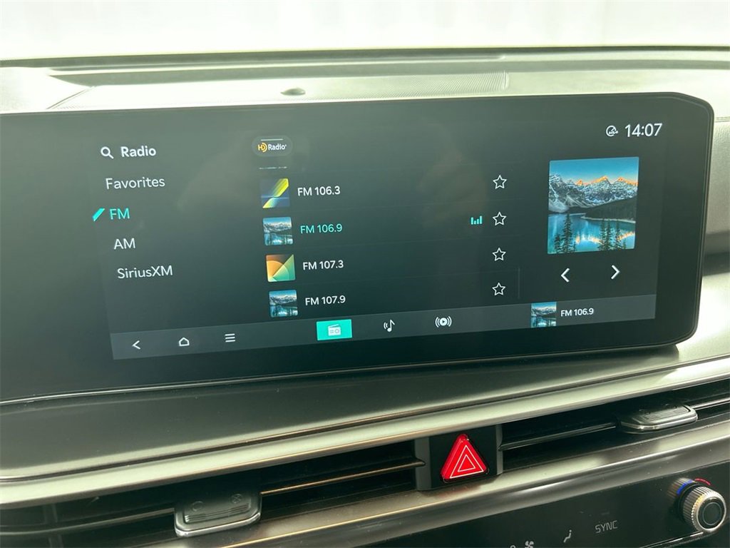 Certified 2025 Kia Sorento S image 14