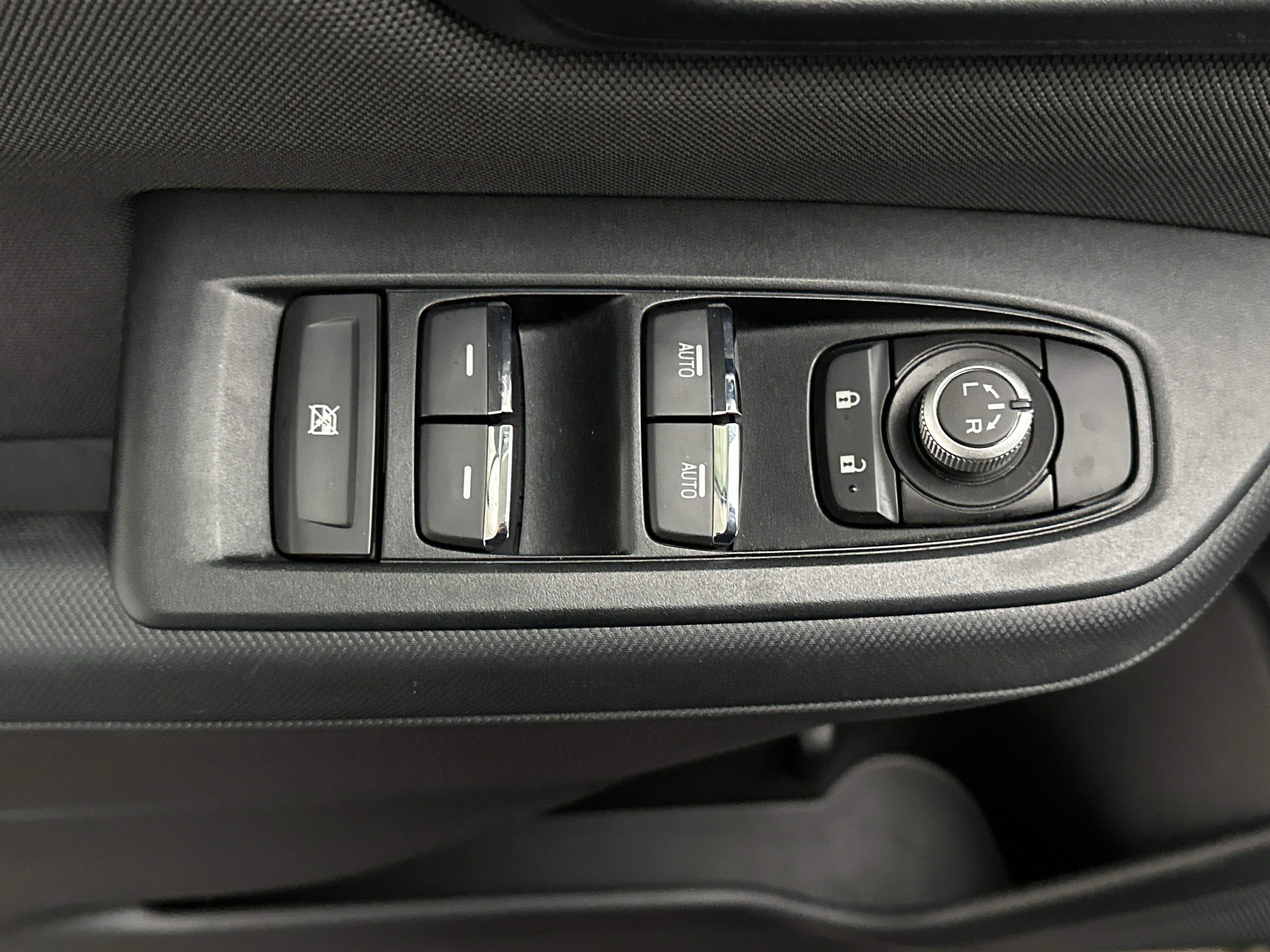 Certified 2025 Subaru Forester Premium image 17