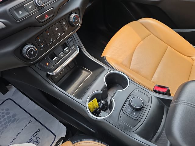 Used 2020 GMC Terrain SLE FWD image 25