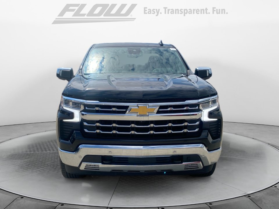 Used 2023 Chevrolet Silverado 1500 LTZ AWD/4WD image 3
