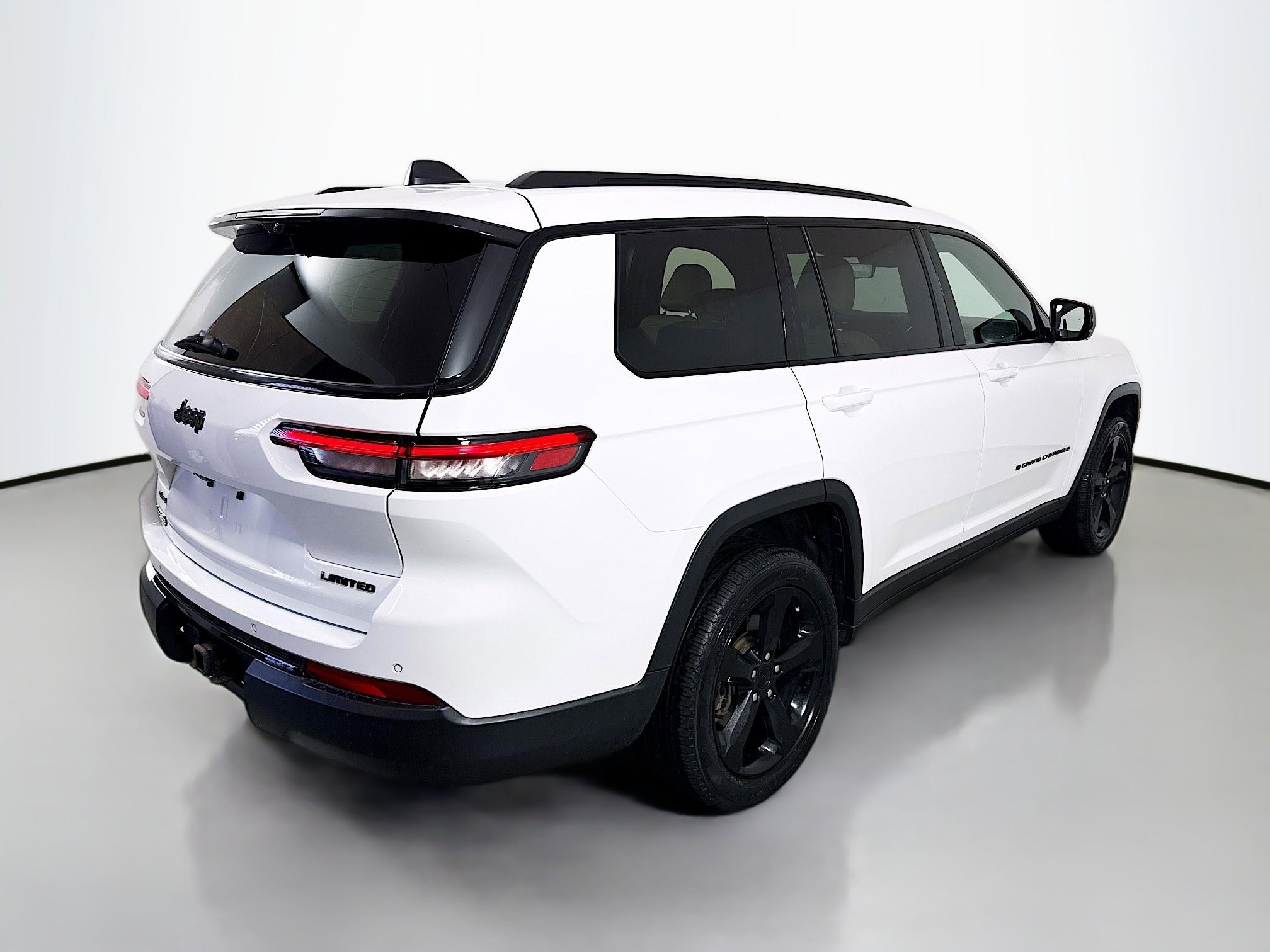 Used 2023 Jeep Grand Cherokee L Limited w/ Luxury Tech Group II image 7