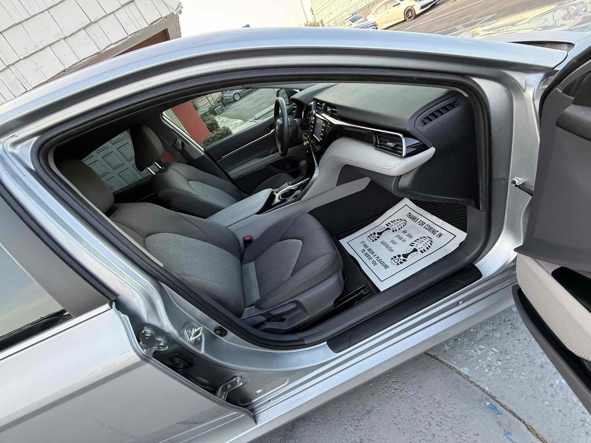 Used 2019 Toyota Camry LE image 37