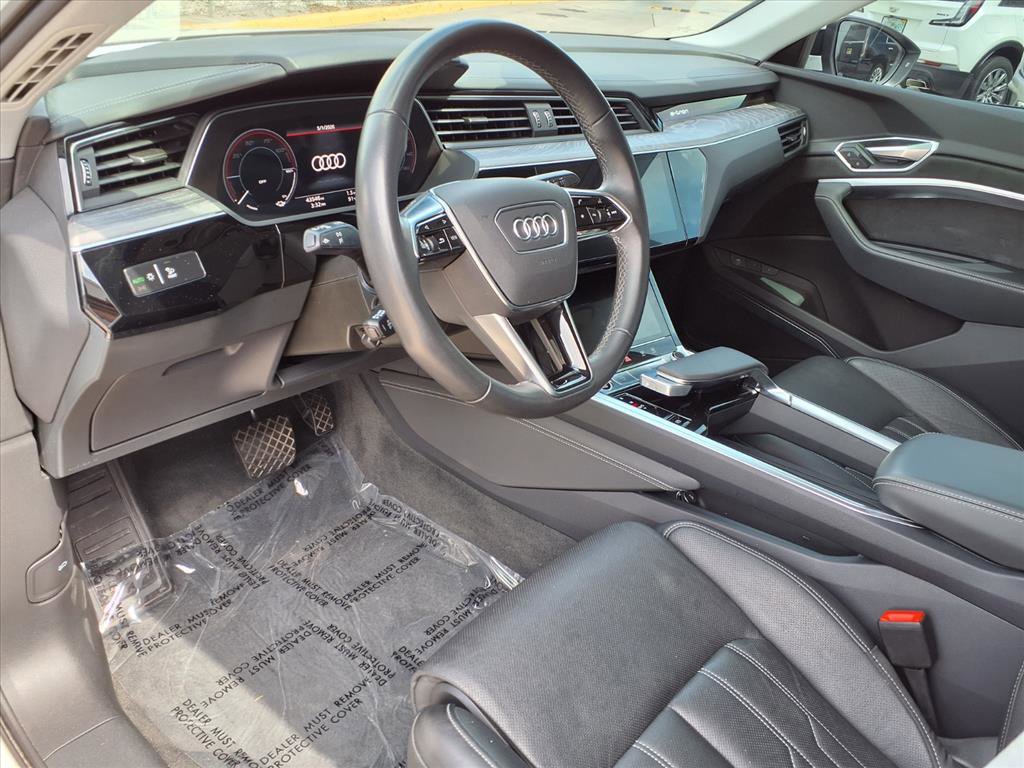 Used 2022 Audi e-tron Prestige w/ Prestige Package AWD/4WD image 19