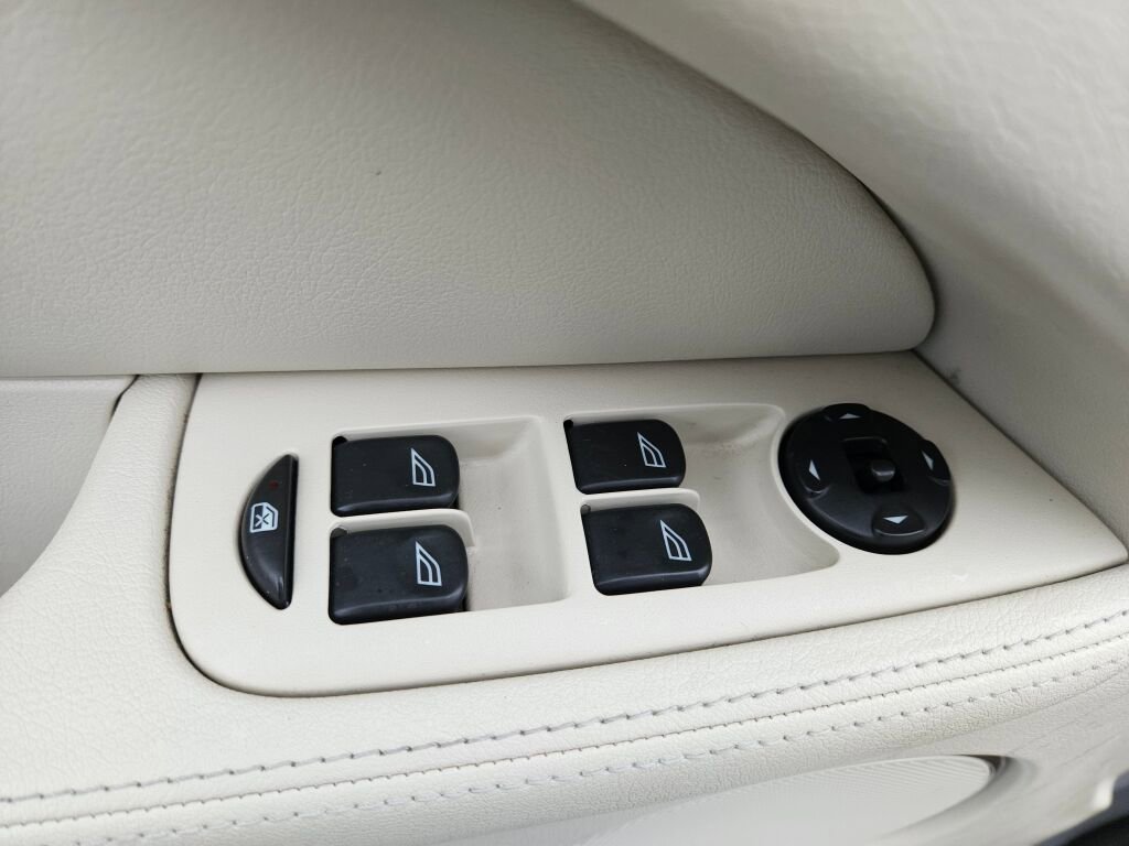 Used 2005 Jaguar X-TYPE 3.0 image 15