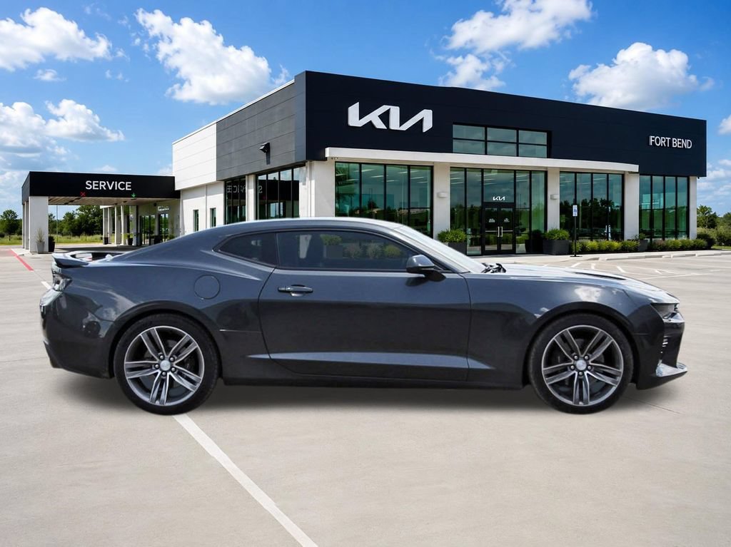 Used 2016 Chevrolet Camaro SS RWD image 4