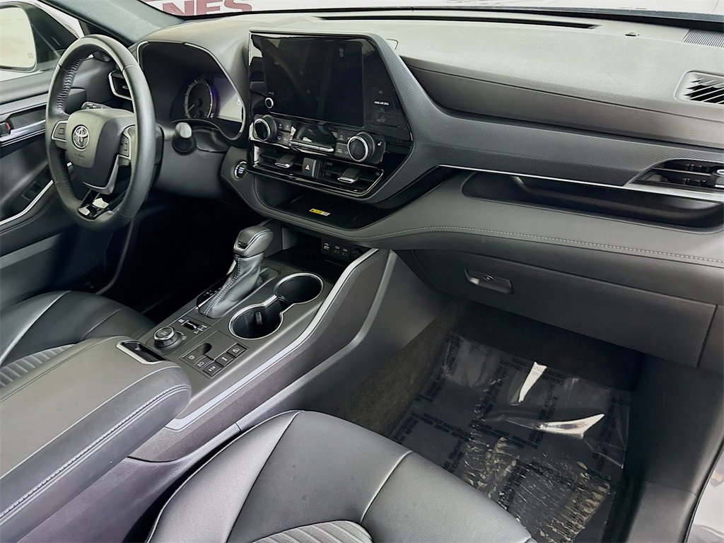 Certified 2023 Toyota Highlander XSE image 35