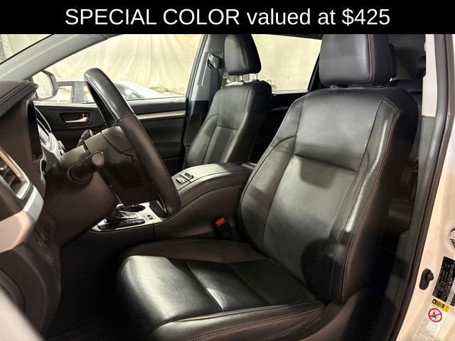 Used 2019 Toyota Highlander XLE AWD/4WD image 6