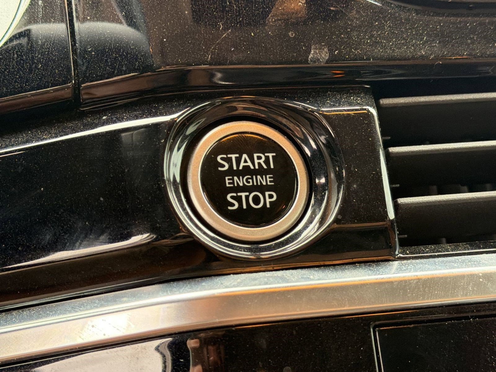 Used 2023 Nissan Pathfinder Platinum image 27