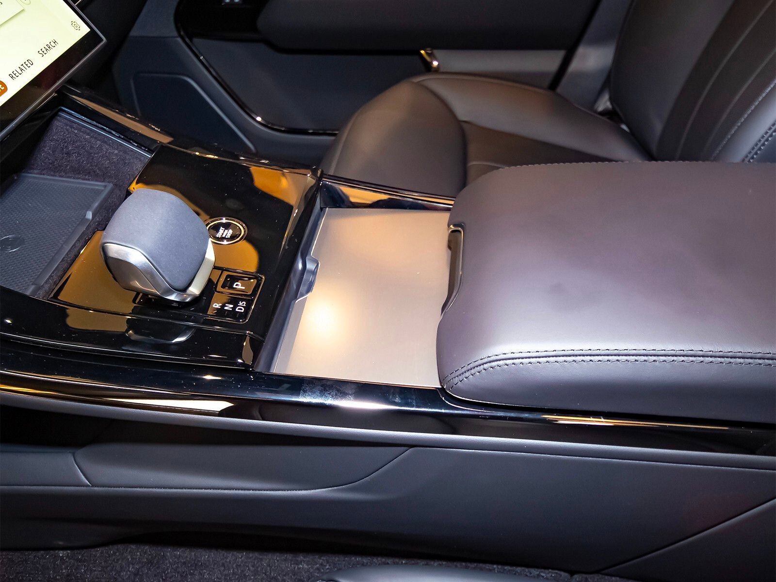 New 2025 Land Rover Range Rover Sport SE image 29