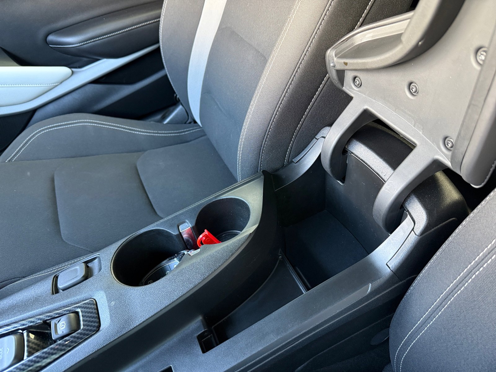 Used 2022 Chevrolet Camaro LT RWD image 26