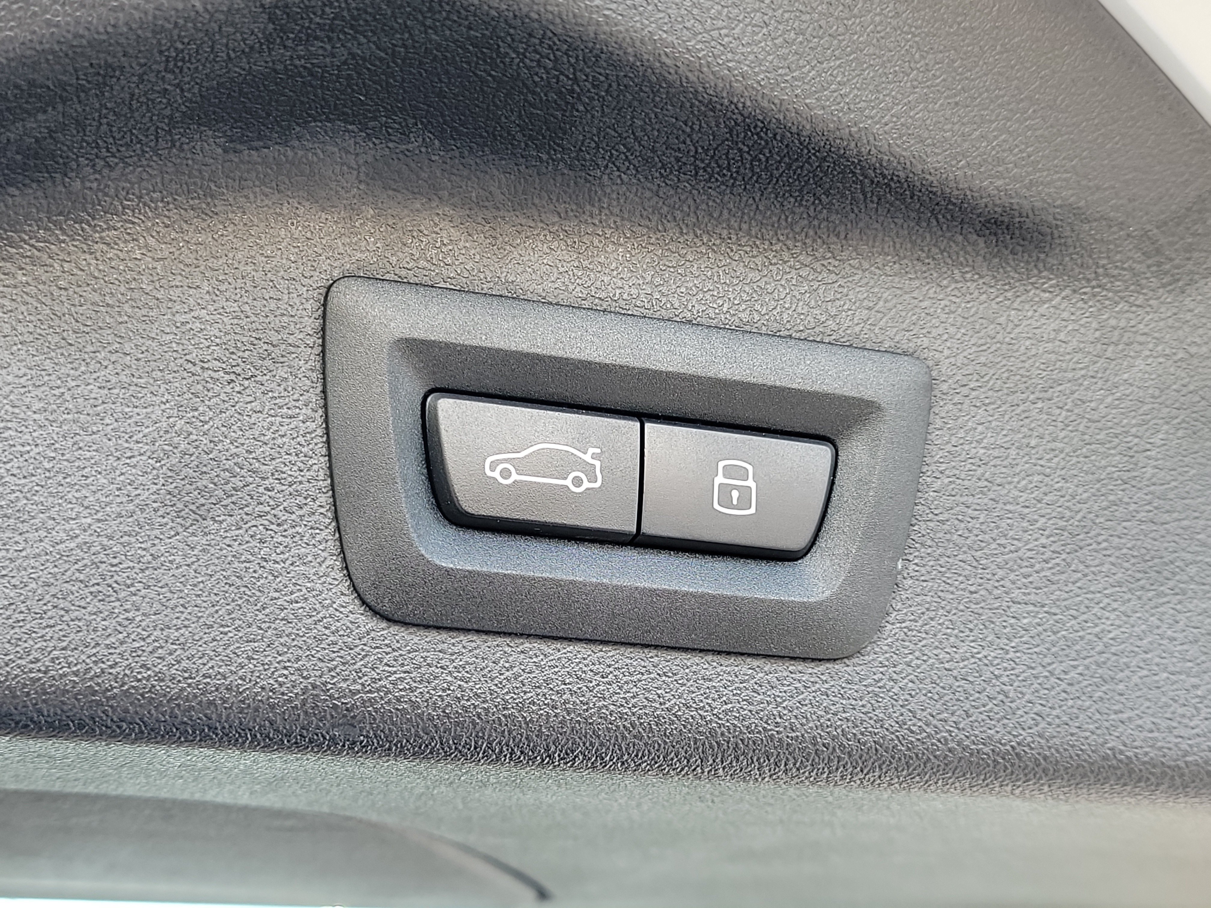 Used 2026 BMW X7 xDrive40i AWD/4WD image 9