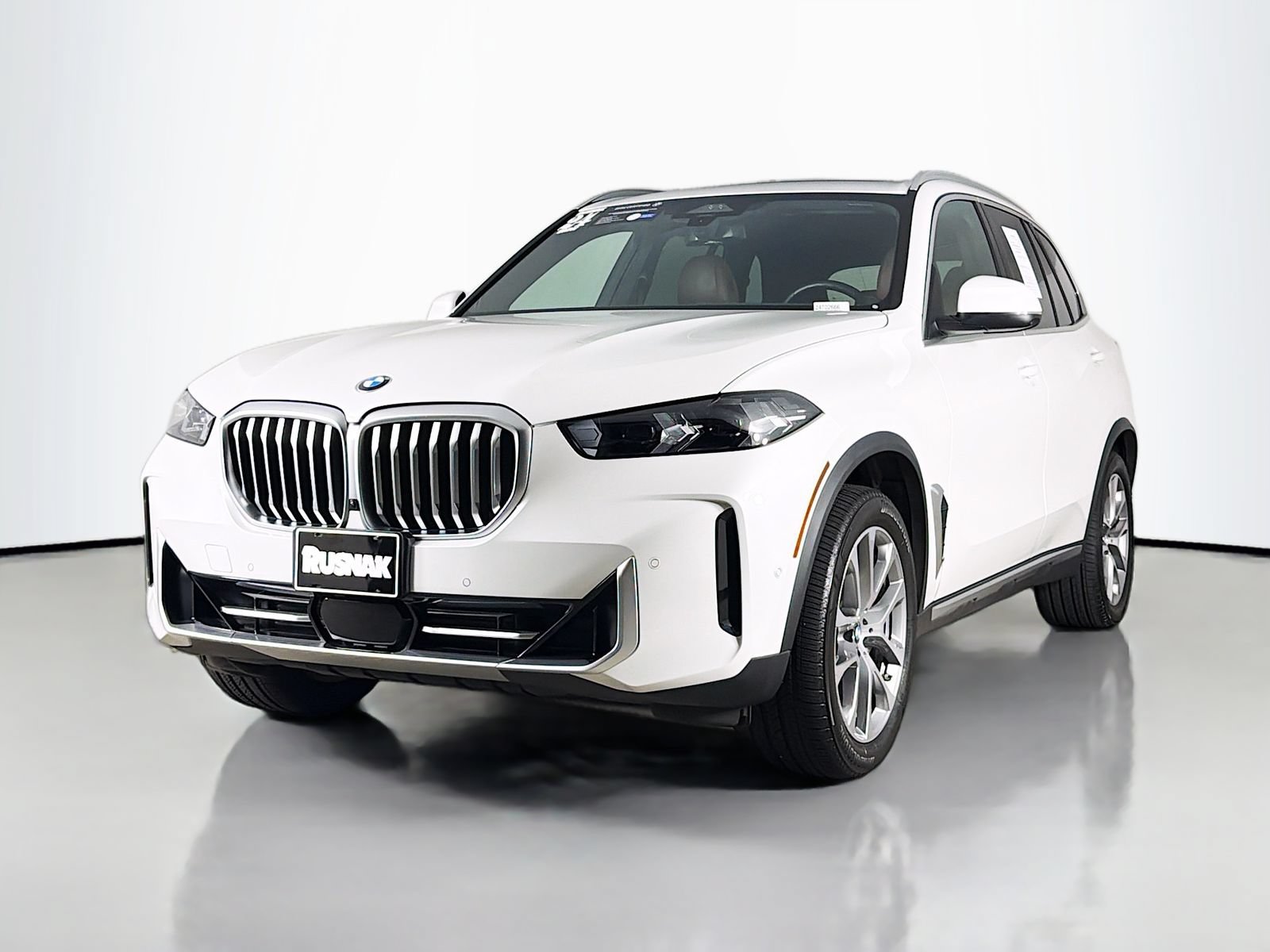 Certified 2024 BMW X5 sDrive40i w/ Parking Assistance Package RWD image 3