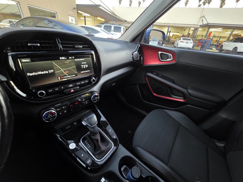Used 2020 Kia Soul GT-Line Turbo FWD image 16