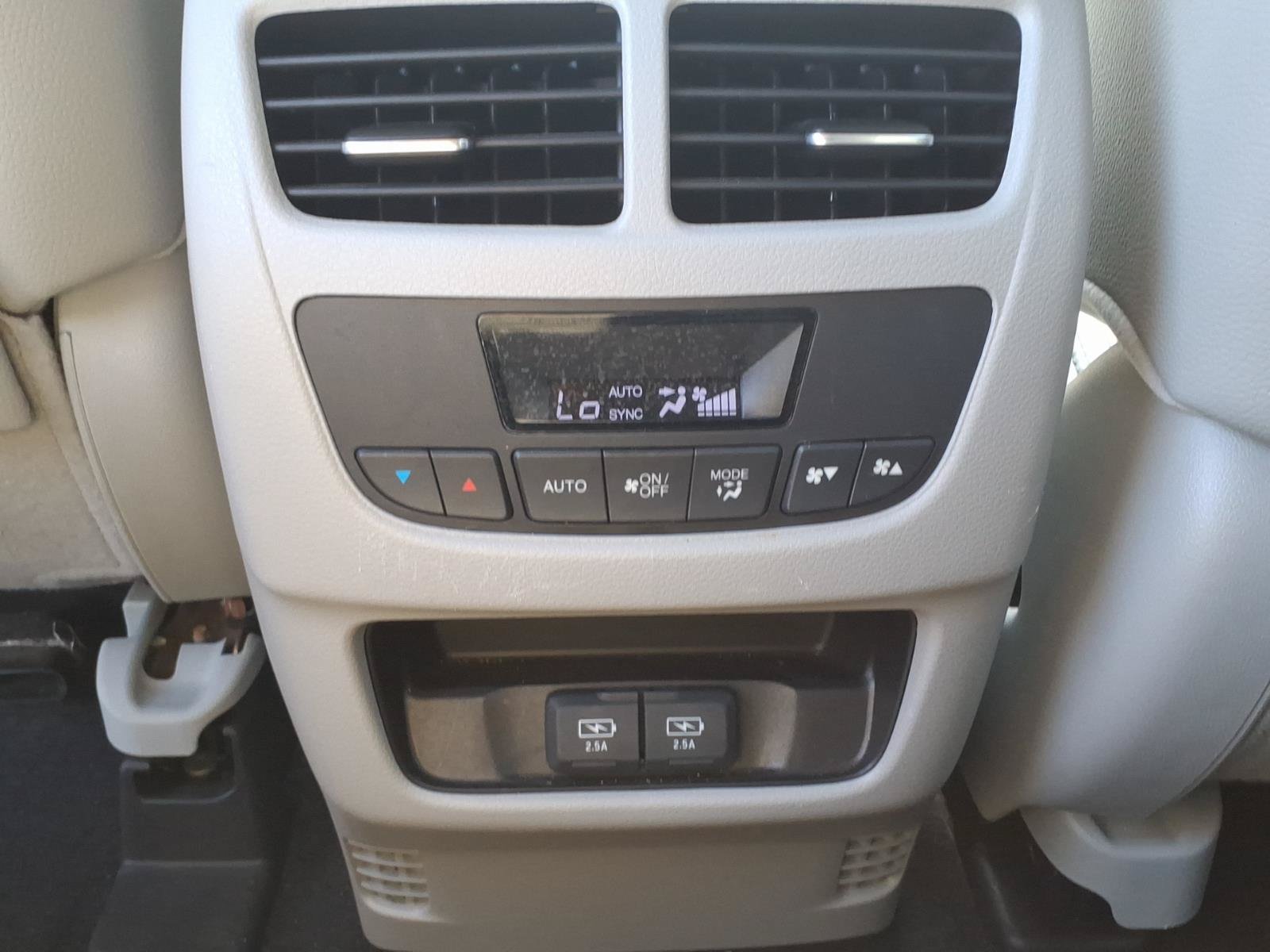 Used 2020 Acura MDX w/ Technology Package AWD/4WD image 17
