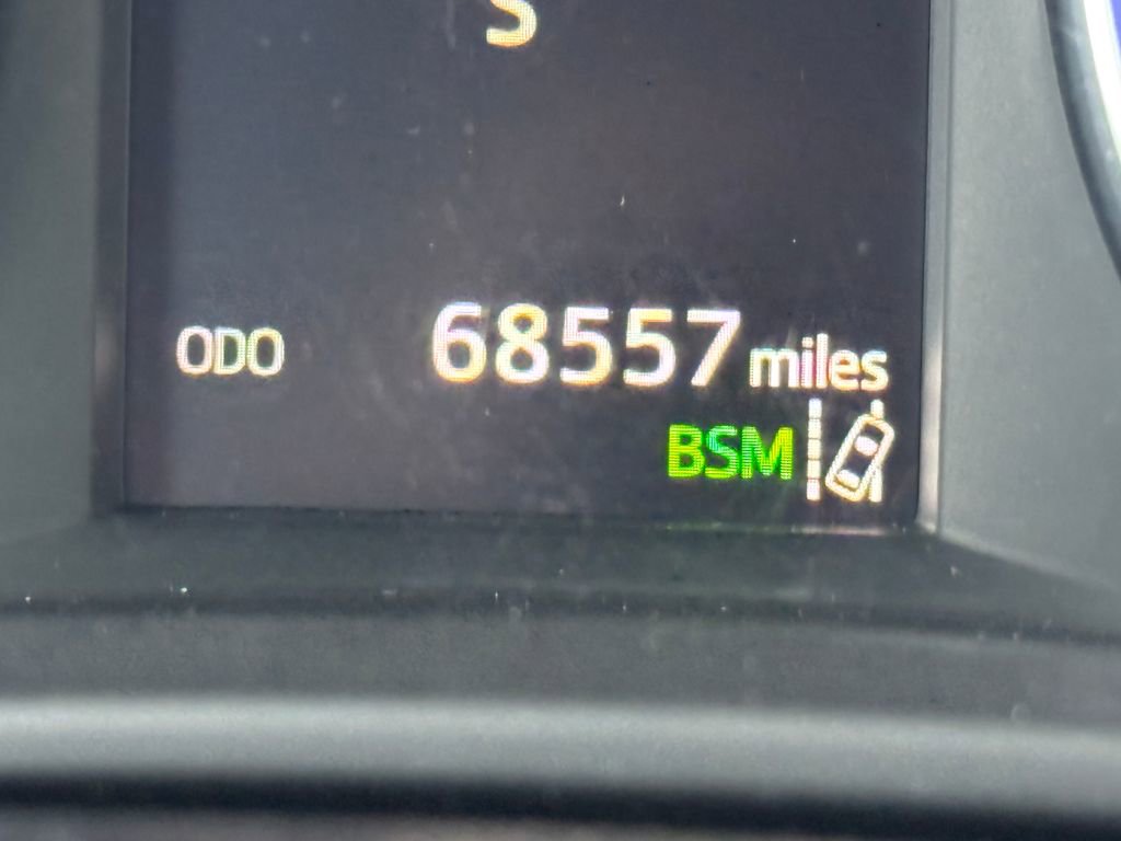 Used 2019 Toyota Highlander XLE image 37