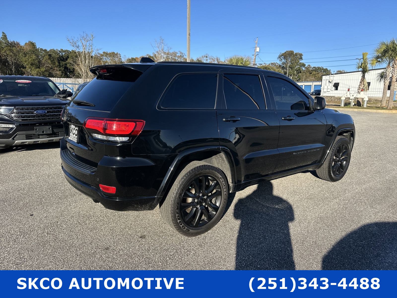 Used 2022 Jeep Grand Cherokee Laredo X image 5