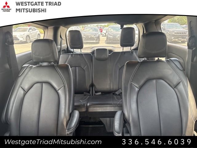 Used 2026 Chrysler Pacifica Select FWD image 9