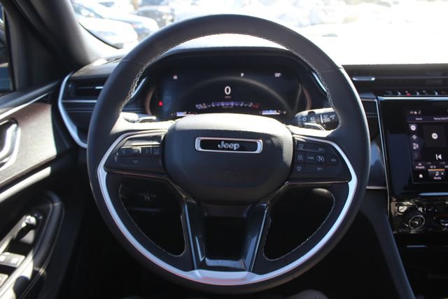 Used 2023 Jeep Grand Cherokee Altitude image 13