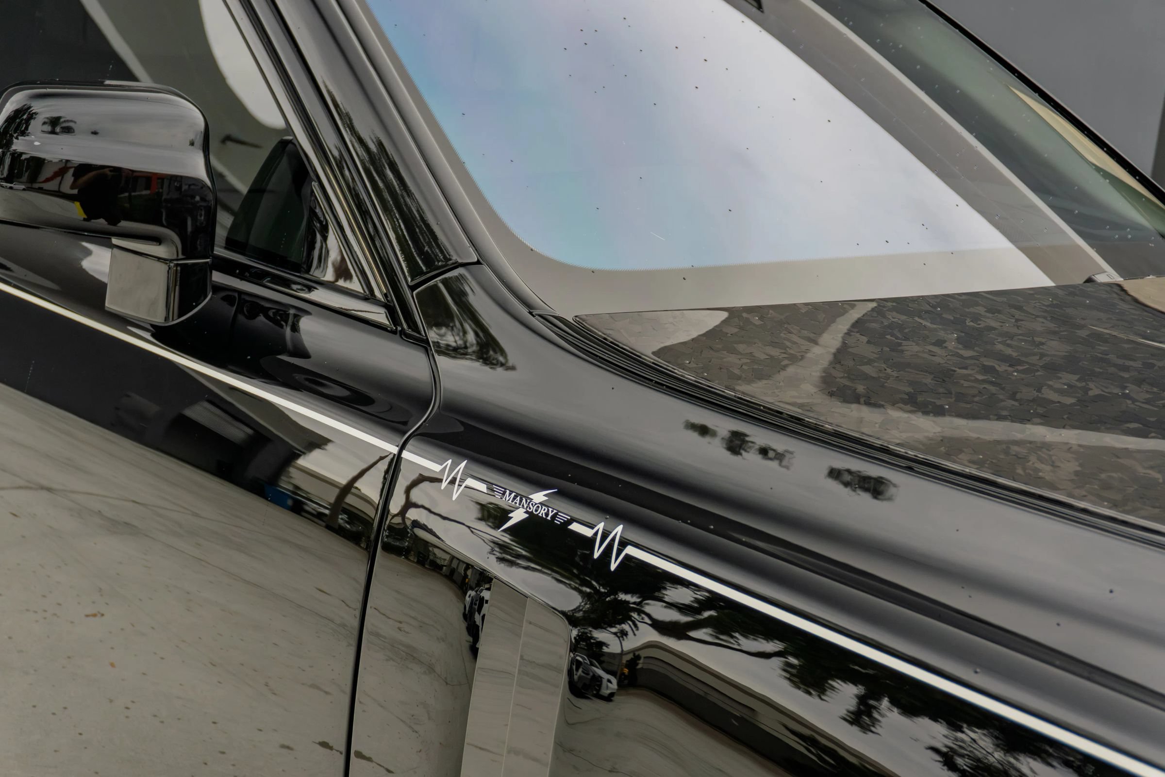 Used 2024 Rolls-Royce Phantom Sedan RWD image 30