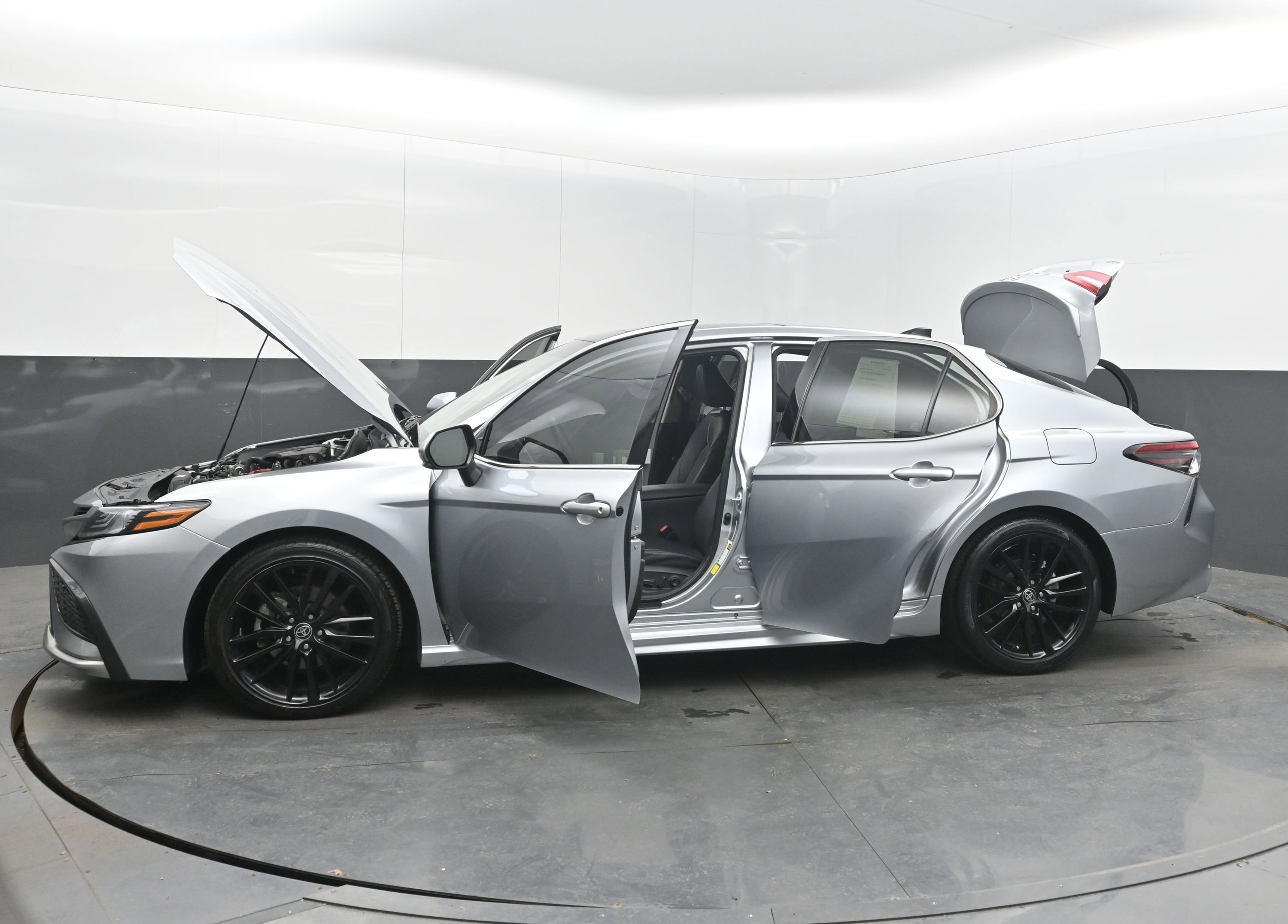 Used 2021 Toyota Camry XSE image 42