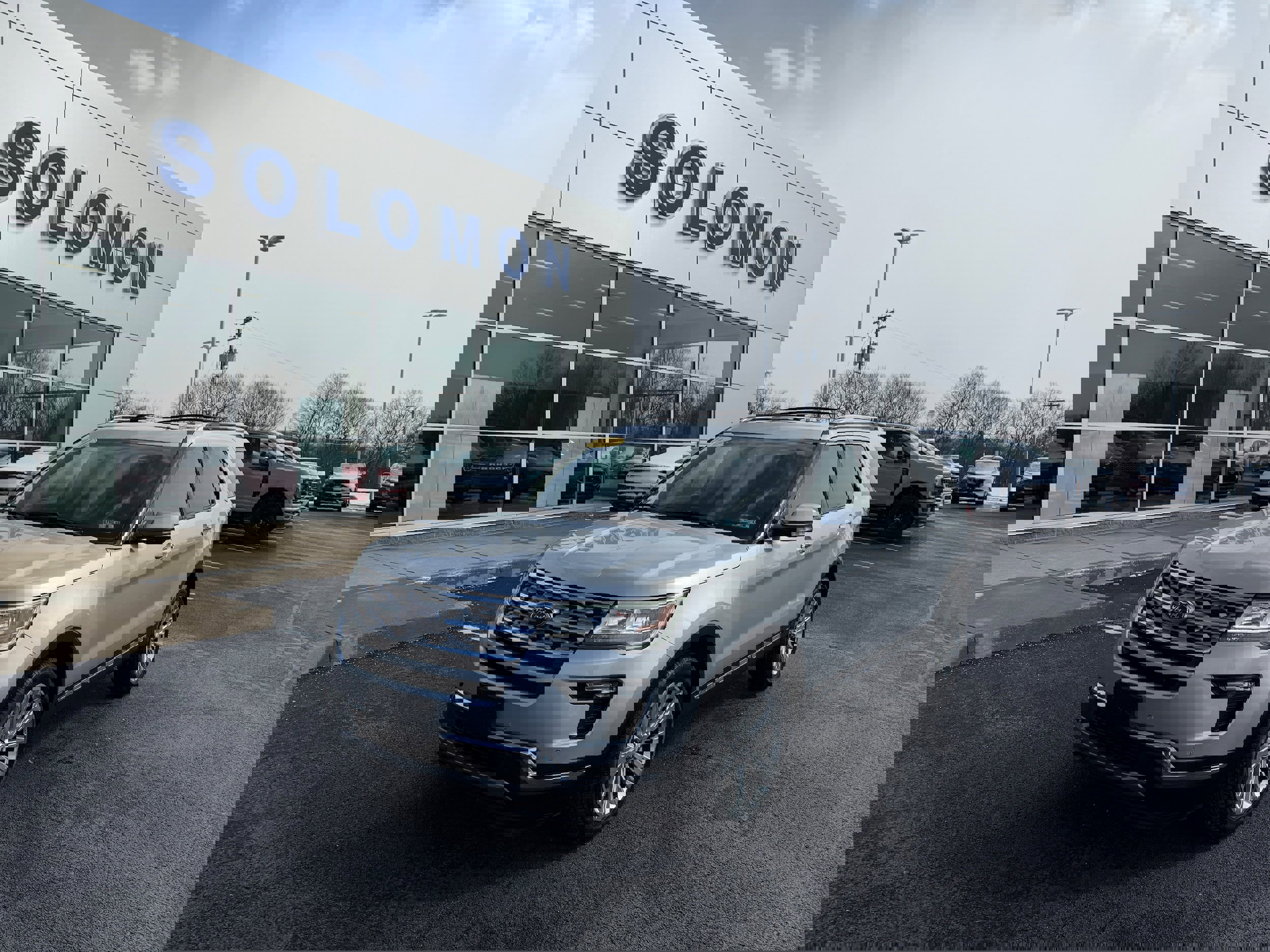 Used 2019 Ford Explorer Limited w/ Class III Trailer Tow Package image 2