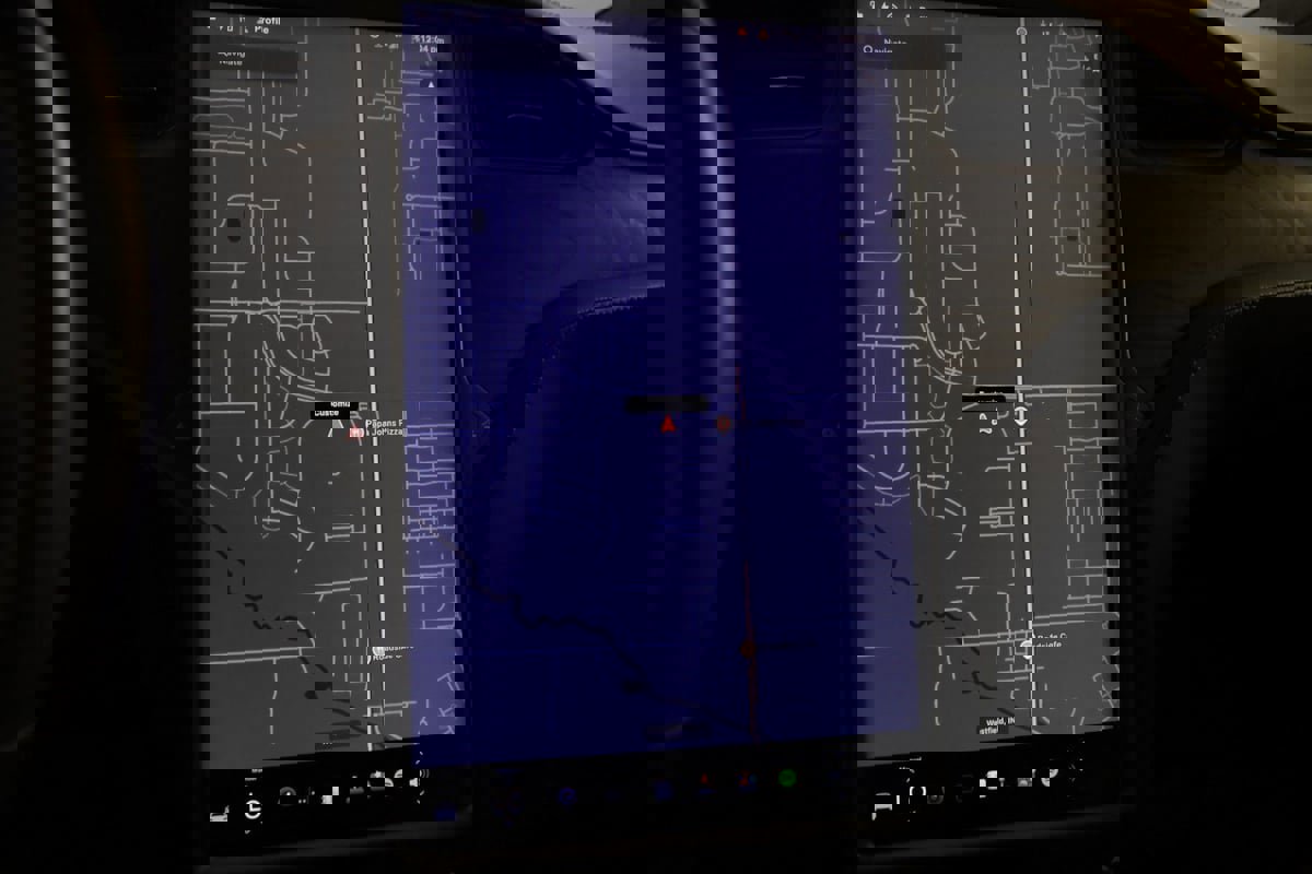 Used 2019 Tesla Model X 75D image 10