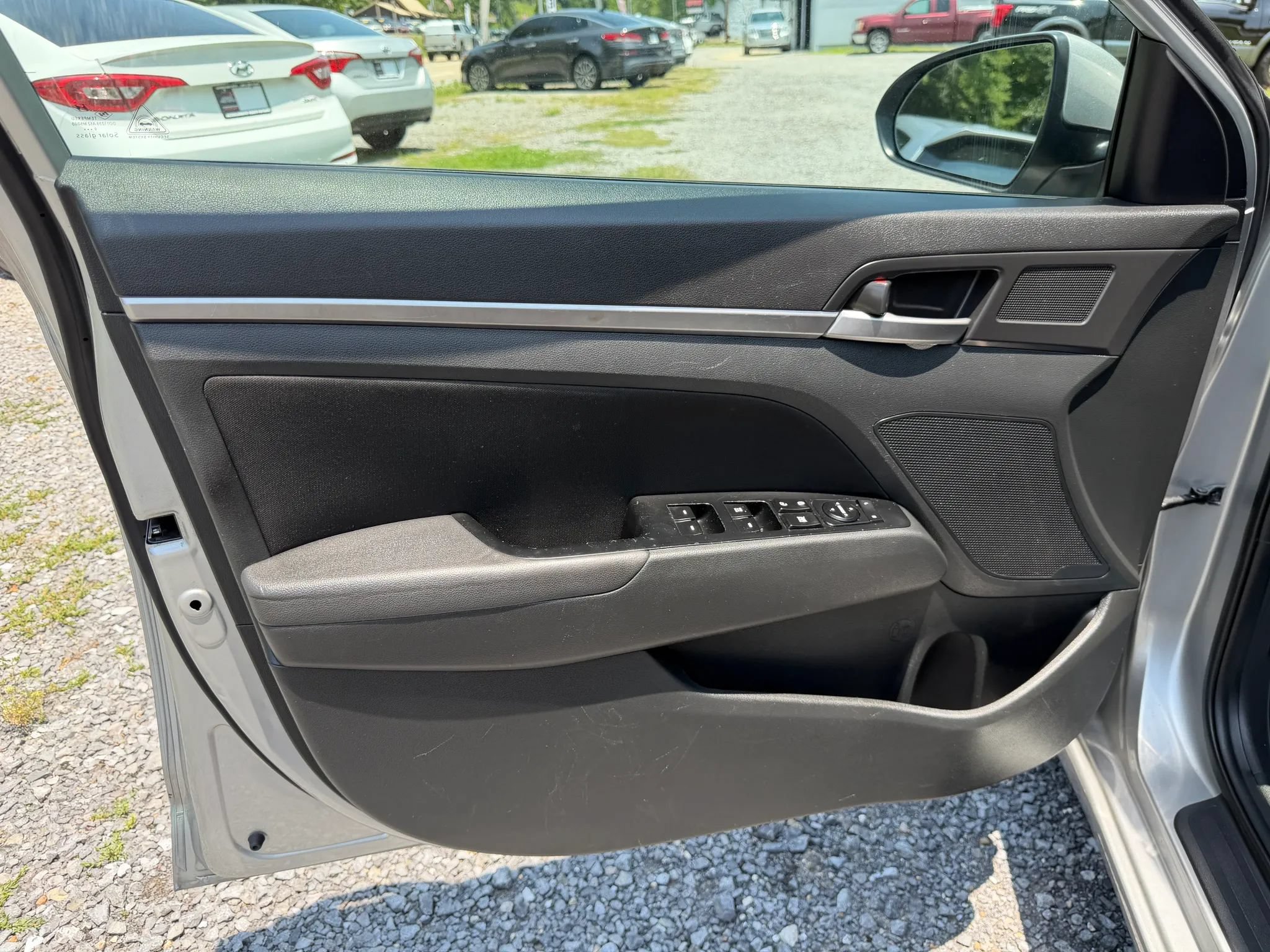 Used 2020 Hyundai Elantra SEL w/ Cargo Package (C1) FWD image 32