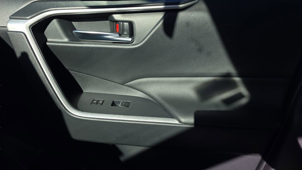 Used 2023 Toyota RAV4 XLE image 24