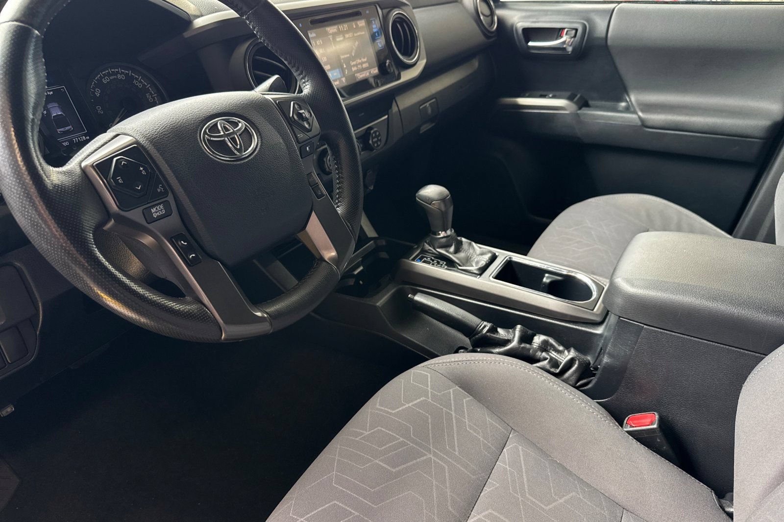 Used 2019 Toyota Tacoma TRD Sport w/ Technology Package RWD image 10