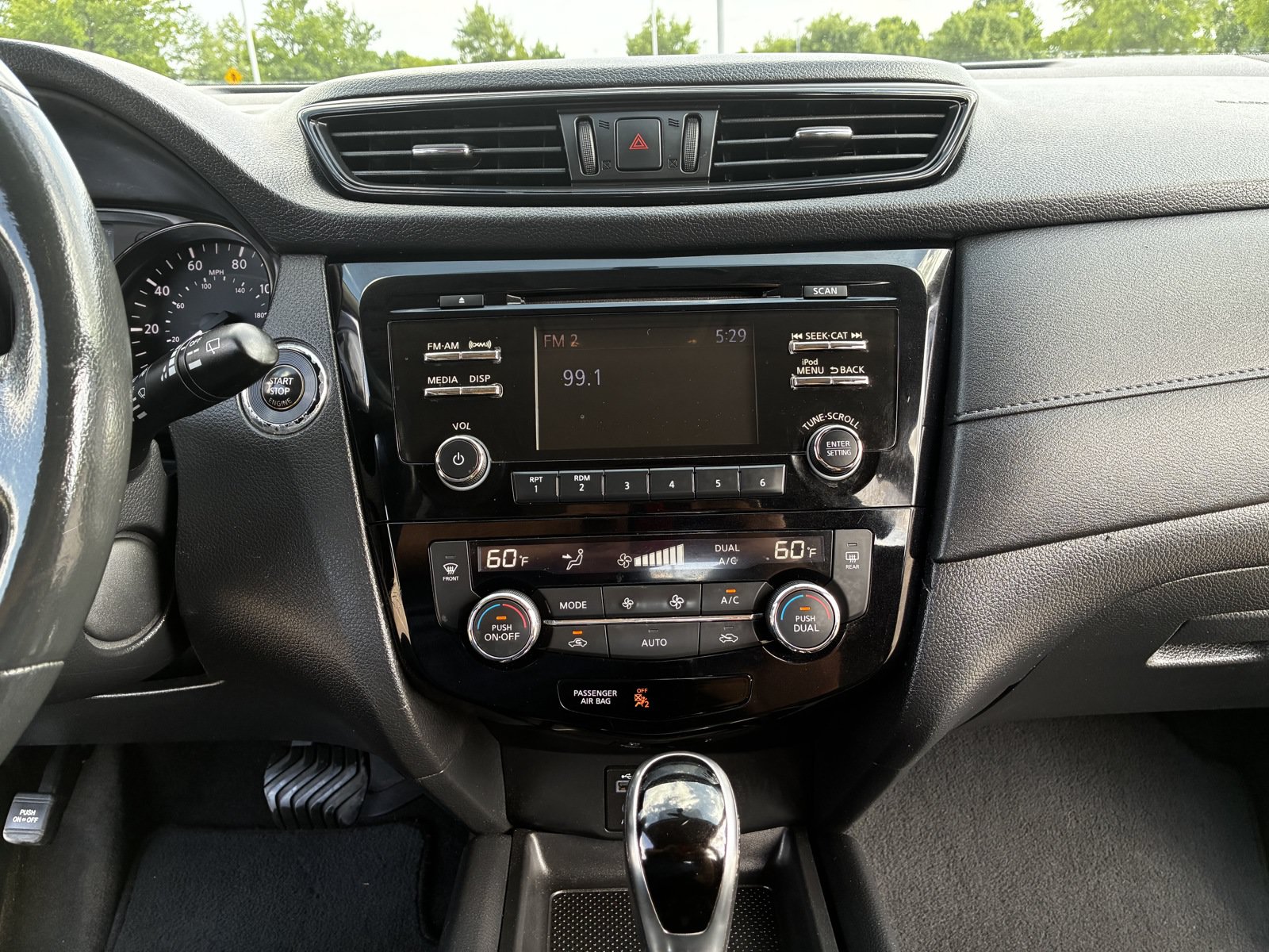 Used 2017 Nissan Rogue SV AWD/4WD image 36