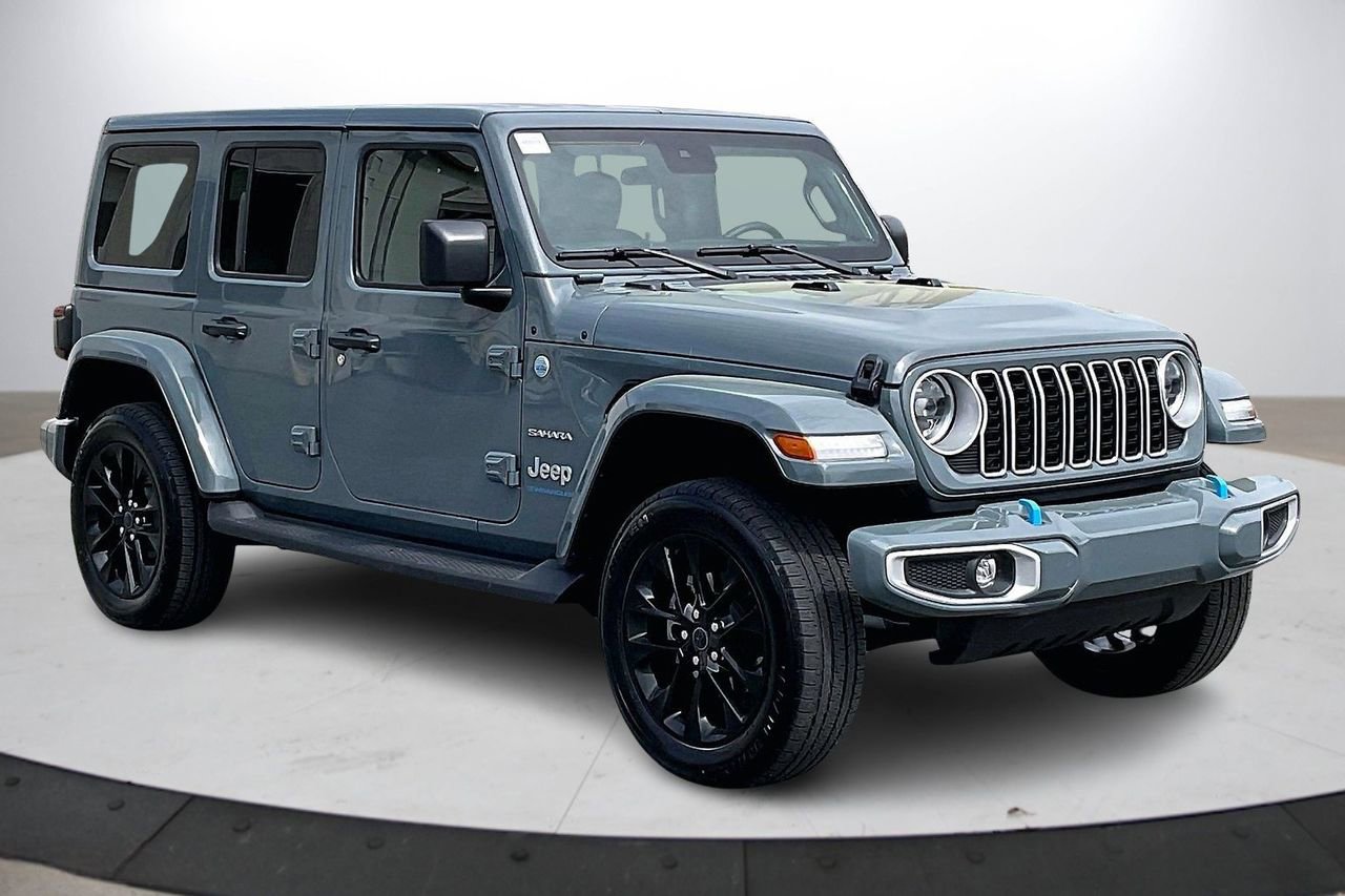 Used 2024 Jeep Wrangler Unlimited Sahara image 2