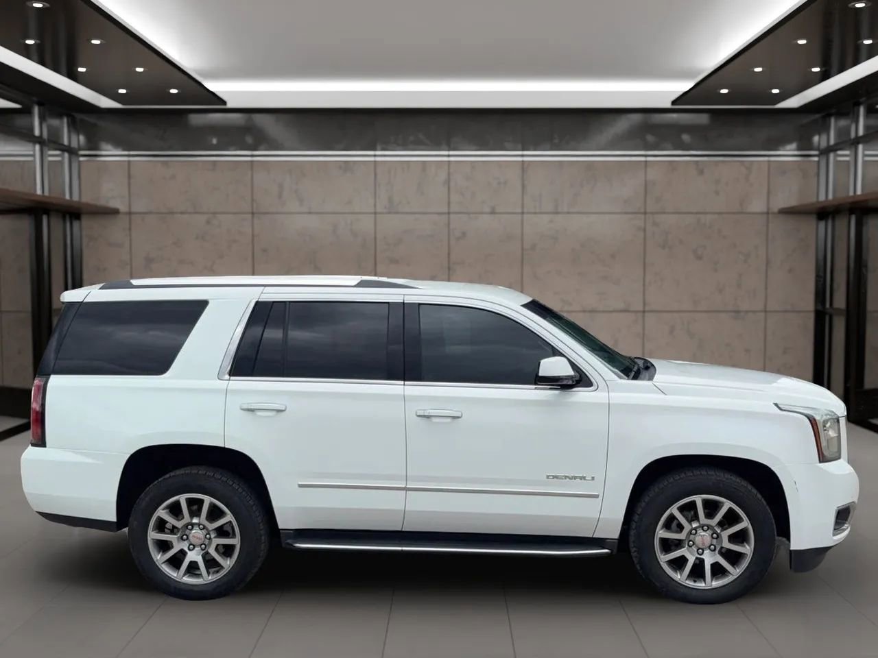 Used 2017 GMC Yukon Denali image 2