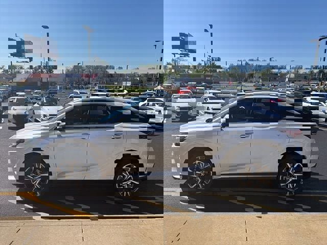 Used 2024 Lexus RX 350 Premium image 3