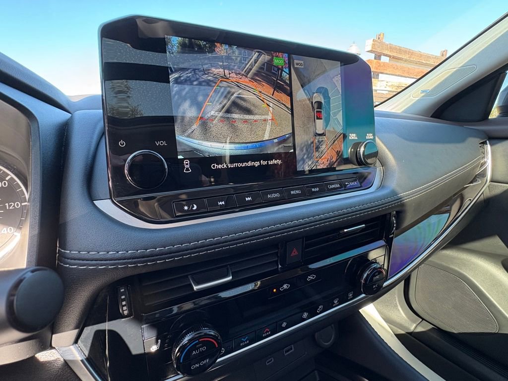 Used 2023 Nissan Rogue SL w/ SL Premium Package image 23